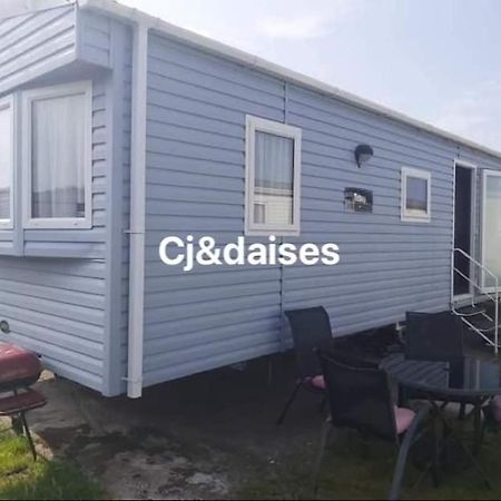 Cj & Daisies Holiday Home Prestatyn Esterno foto