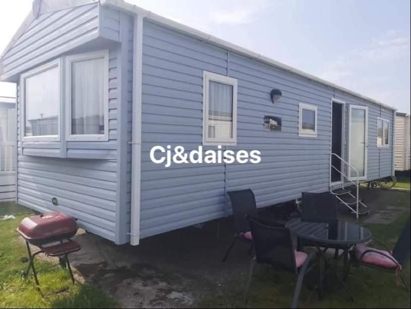 Cj & Daisies Holiday Home Prestatyn Esterno foto