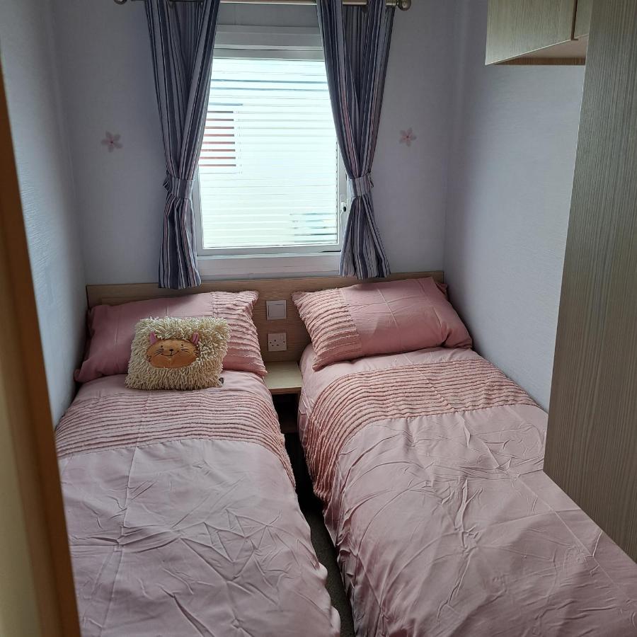 Cj & Daisies Holiday Home Prestatyn Esterno foto