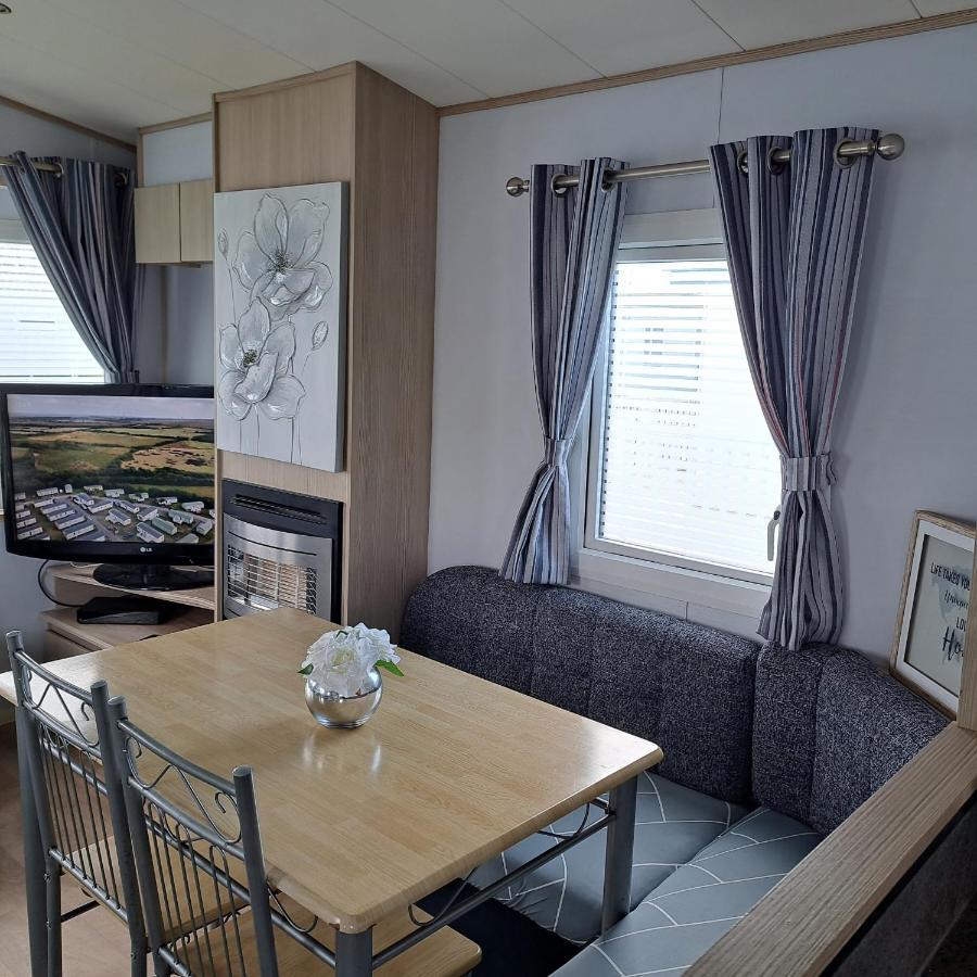 Cj & Daisies Holiday Home Prestatyn Esterno foto