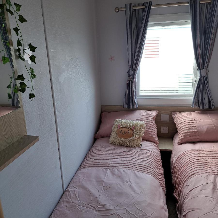 Cj & Daisies Holiday Home Prestatyn Esterno foto